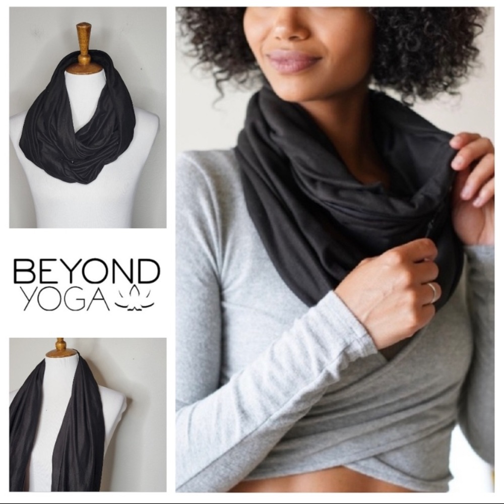 Beyond Yoga Pocket Infinity Scarf OS